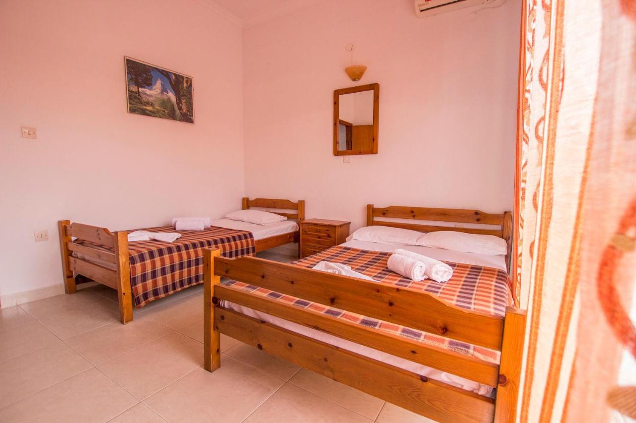 George Laz Rooms Nea Vrasna Exterior photo