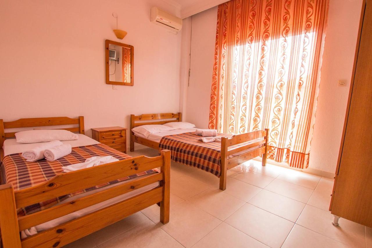 George Laz Rooms Nea Vrasna Exterior photo